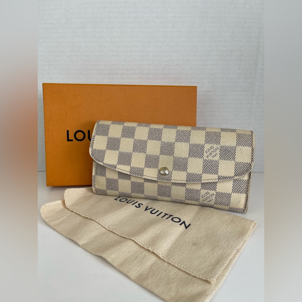 Louis Vuitton Emilie wallet in Damier Azur canvas with dust bag and box